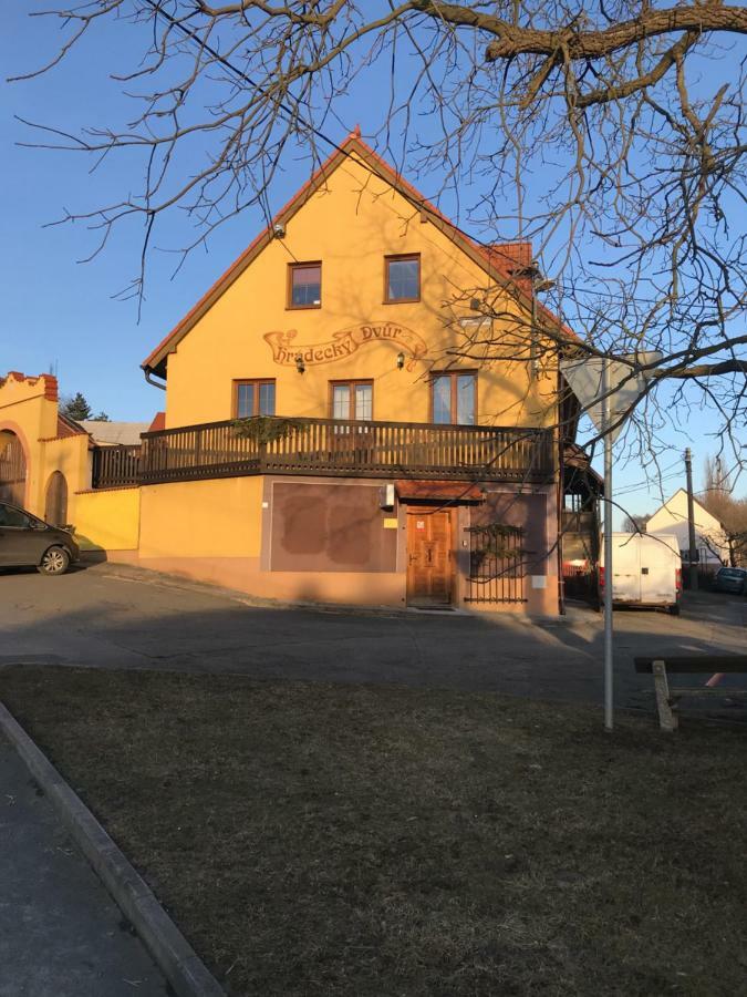 Penzion Hradecky Dvur Пилзен Екстериор снимка